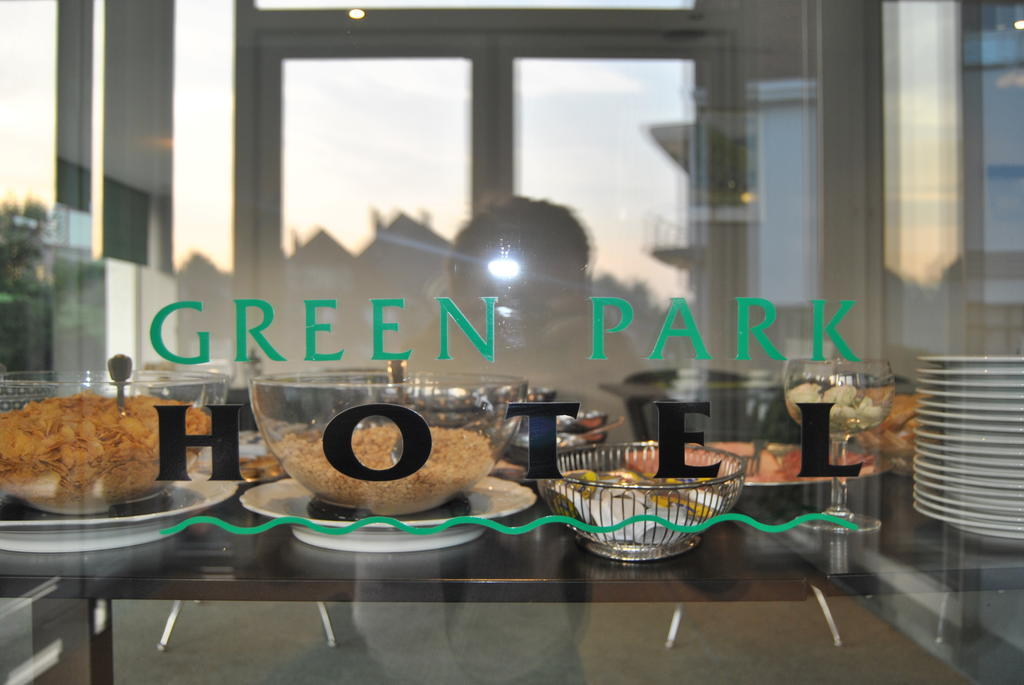 Greenpark Hotel Sint-Pieters-Leeuw Экстерьер фото