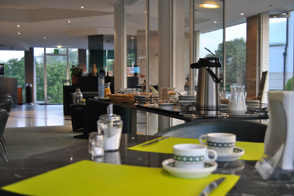 Greenpark Hotel Sint-Pieters-Leeuw Экстерьер фото